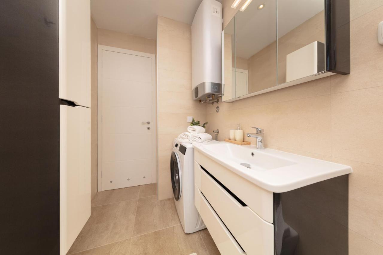Tirkiz Apartment Banjole Bagian luar foto